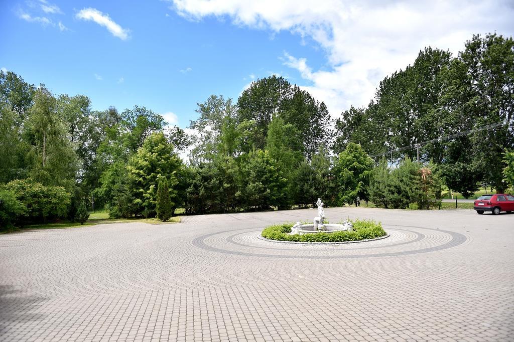 Zajazd Bialy Mlyn Sterlawki Wielkie Exterior photo